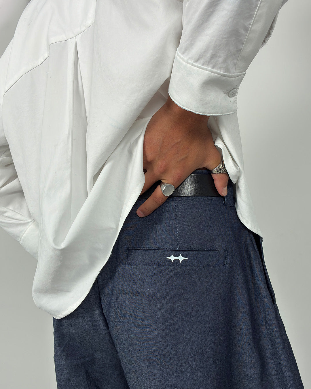 HIKARI CHAMBRAY PLEATS PANTS