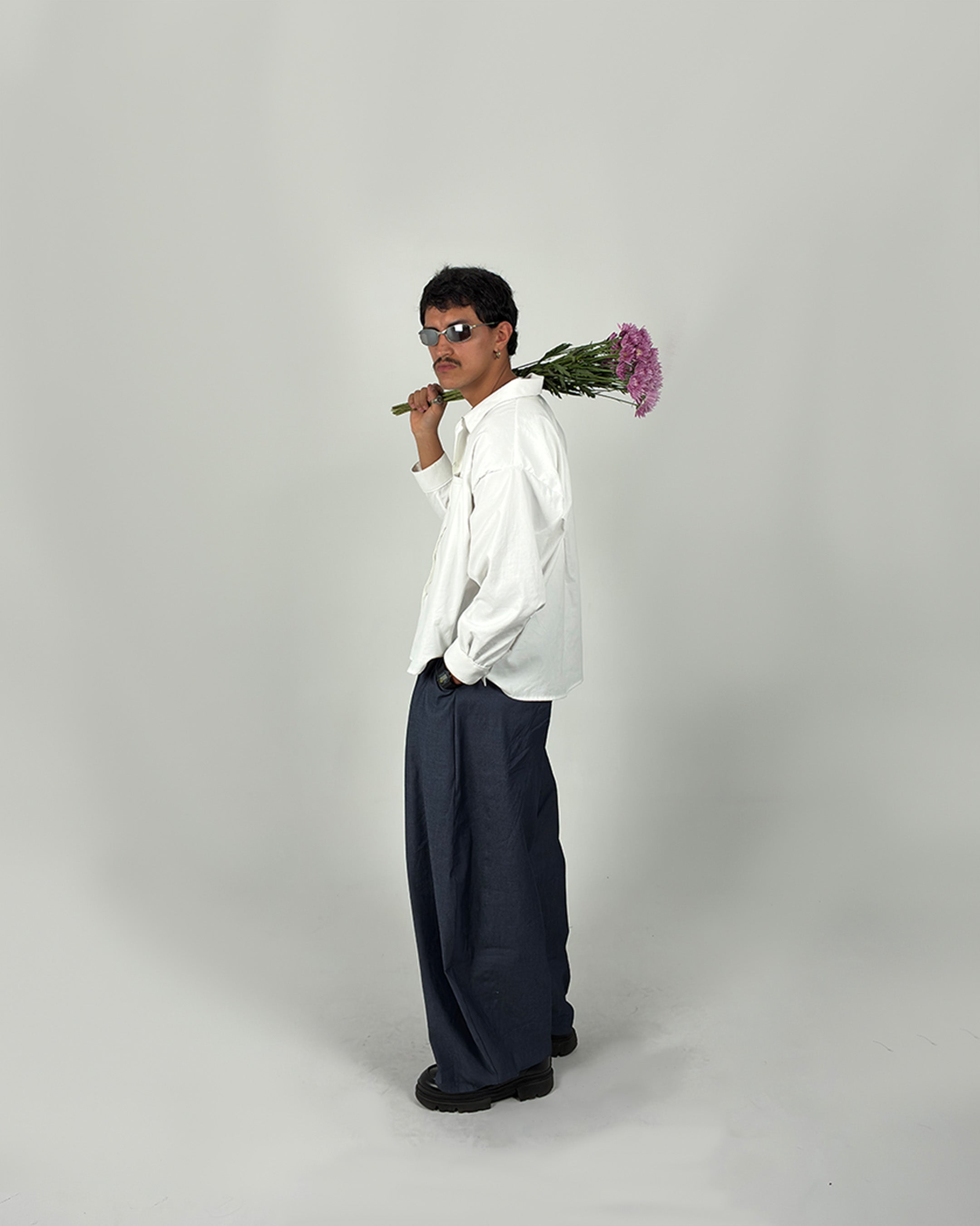 HIKARI CHAMBRAY PLEATS PANTS